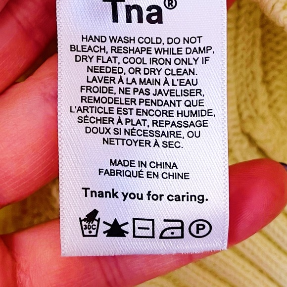 Aritzia Tna Clay Cable Knit V-neck Sweater Butter Yellow Size Small Oversized - Picture 11 of 12